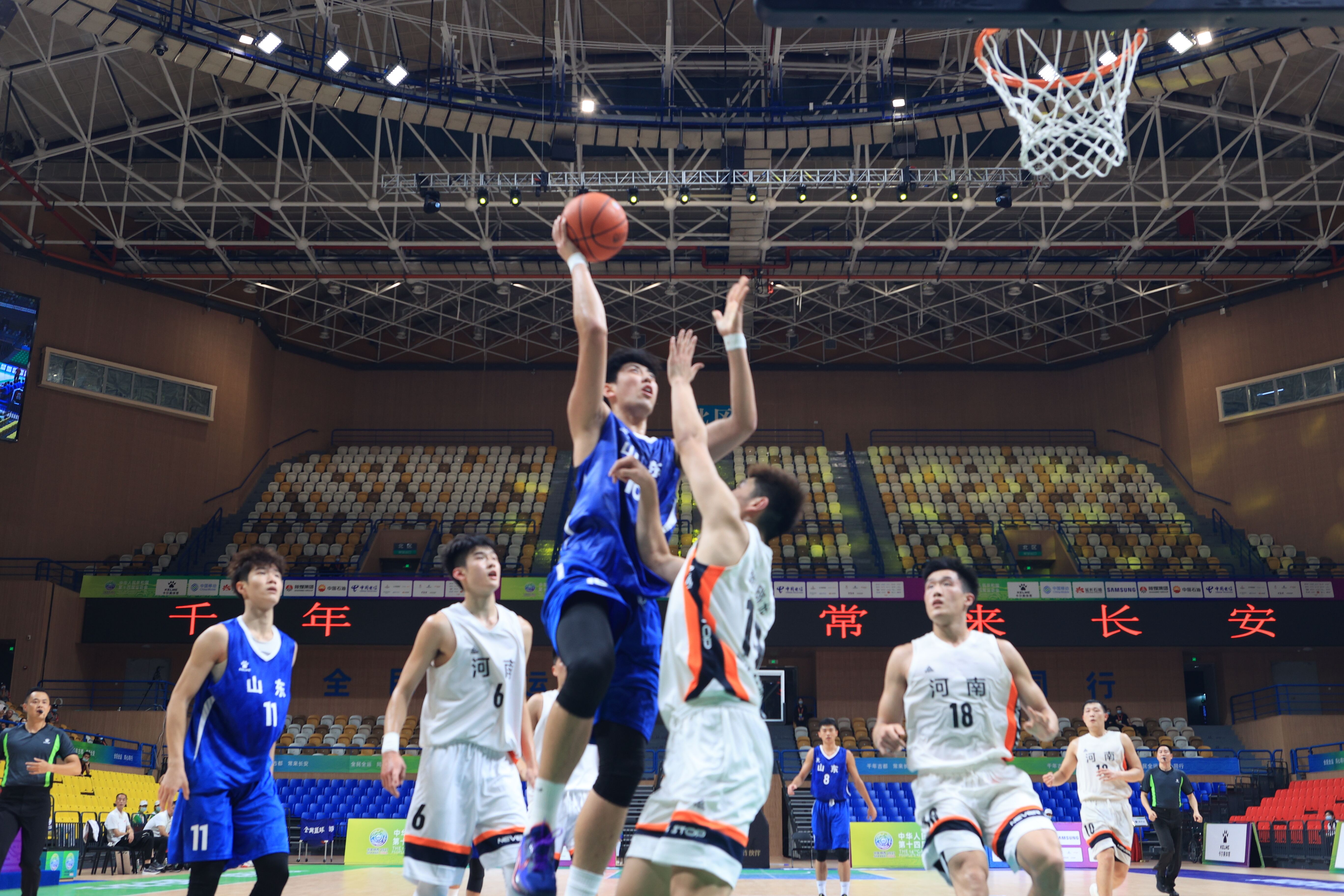 陷入困境 陷入困境