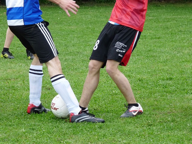 两辆赛车未 两辆赛车未